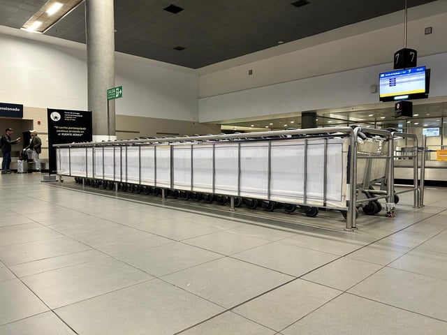 Miniatura: Publicidad en bandas de terminal internacional con máxima exposición