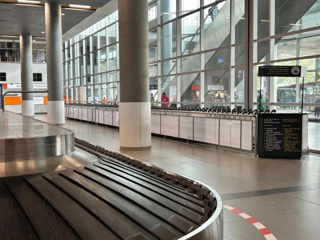 Miniatura: Publicidad en bandas de maleteros y carros porta equipaje en El Dorado